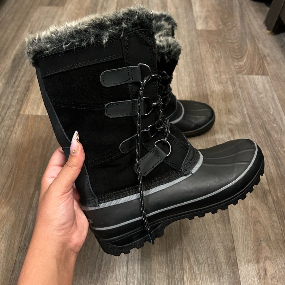 Khombu Women's North Star Thermolite Weather-Rated Winter Snow Boots Womens Sz 8